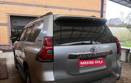 Toyota Land Cruiser Prado 150 рестайлинг 2, 2011 год, 2 850 000 рублей, 6 фотография