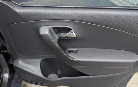 Volkswagen Polo VI (EU Market), 2012 год, 735 000 рублей, 24 фотография