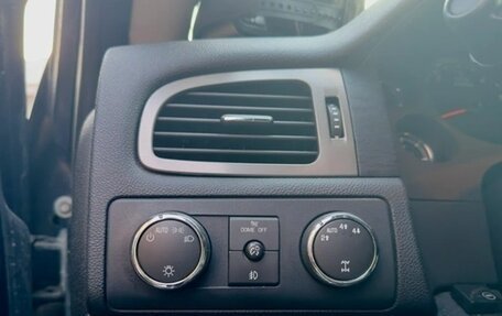 Chevrolet Tahoe III, 2008 год, 1 600 000 рублей, 10 фотография