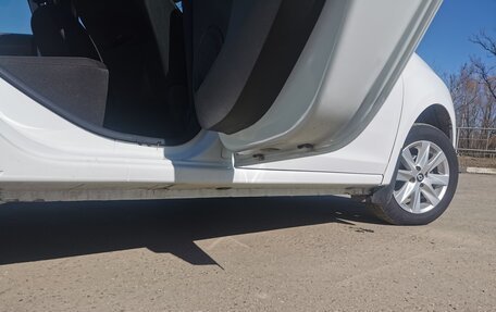 Renault Logan II, 2020 год, 890 000 рублей, 11 фотография