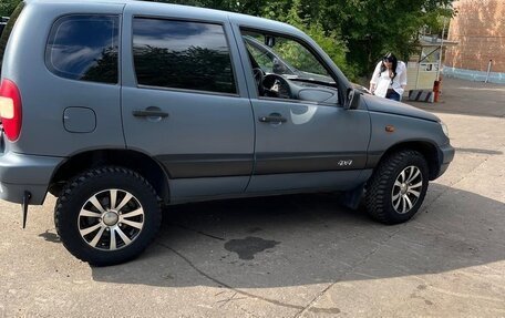 Chevrolet Niva I рестайлинг, 2004 год, 400 000 рублей, 3 фотография