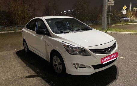 Hyundai Solaris II рестайлинг, 2016 год, 1 000 000 рублей, 2 фотография