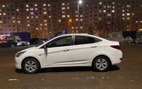 Hyundai Solaris II рестайлинг, 2016 год, 1 000 000 рублей, 3 фотография