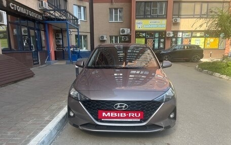 Hyundai Solaris II рестайлинг, 2021 год, 1 450 000 рублей, 4 фотография