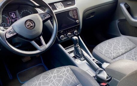 Skoda Octavia, 2018 год, 1 990 000 рублей, 14 фотография