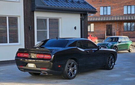 Dodge Challenger III рестайлинг 2, 2021 год, 2 299 000 рублей, 3 фотография