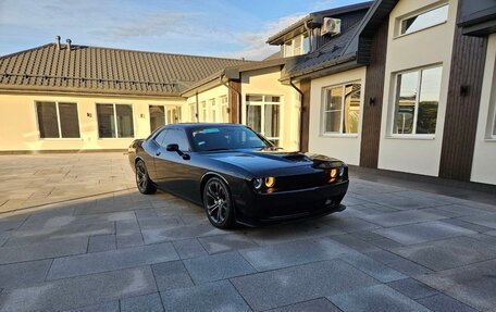 Dodge Challenger III рестайлинг 2, 2021 год, 2 299 000 рублей, 6 фотография