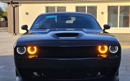 Dodge Challenger III рестайлинг 2, 2021 год, 2 299 000 рублей, 4 фотография