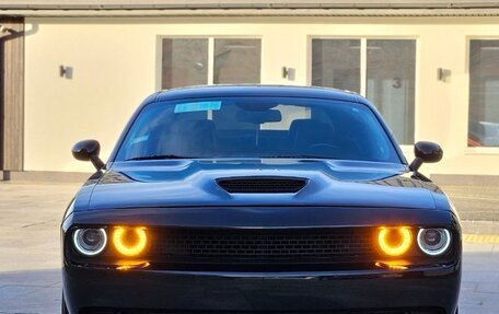 Dodge Challenger III рестайлинг 2, 2021 год, 2 299 000 рублей, 5 фотография