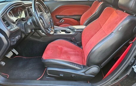 Dodge Challenger III рестайлинг 2, 2021 год, 2 299 000 рублей, 12 фотография