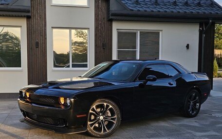 Dodge Challenger III рестайлинг 2, 2021 год, 2 299 000 рублей, 28 фотография