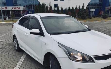 KIA Rio IV, 2017 год, 1 450 000 рублей, 2 фотография