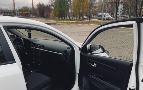 KIA Rio IV, 2017 год, 1 450 000 рублей, 3 фотография