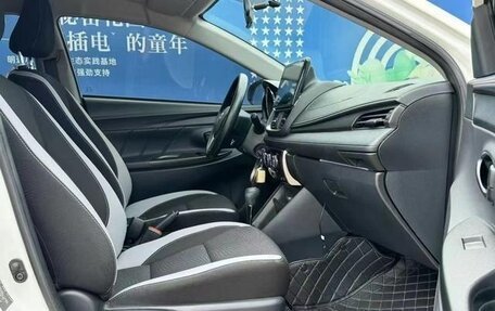 Toyota Yaris XP150 рестайлинг, 2022 год, 800 500 рублей, 5 фотография