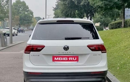 Volkswagen Tiguan II, 2022 год, 2 260 000 рублей, 5 фотография