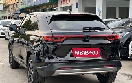 Honda Vezel, 2024 год, 2 200 000 рублей, 4 фотография