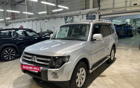 Mitsubishi Pajero IV, 2011 год, 1 790 000 рублей, 2 фотография