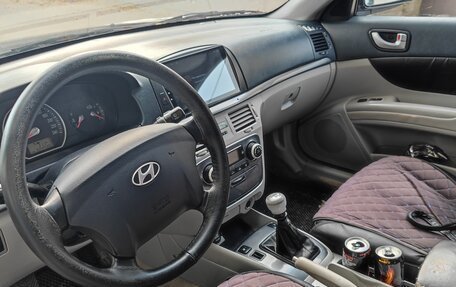 Hyundai Sonata VI, 2005 год, 590 000 рублей, 11 фотография