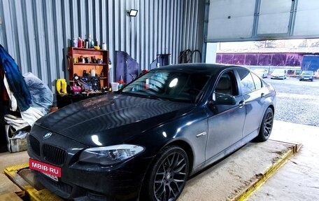 BMW 5 серия, 2011 год, 1 650 000 рублей, 2 фотография