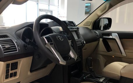 Toyota Land Cruiser Prado 150 рестайлинг 2, 2016 год, 4 790 000 рублей, 8 фотография