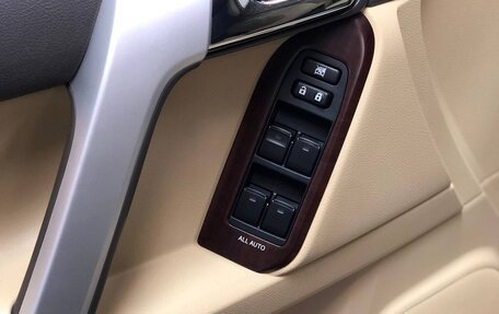 Toyota Land Cruiser Prado 150 рестайлинг 2, 2016 год, 4 790 000 рублей, 22 фотография