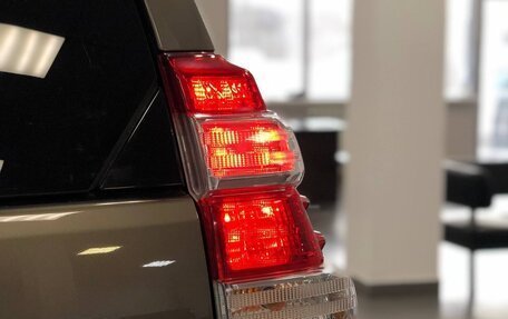 Toyota Land Cruiser Prado 150 рестайлинг 2, 2016 год, 4 790 000 рублей, 32 фотография