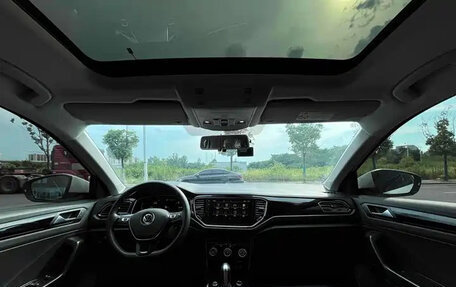 Volkswagen T-Roc I, 2022 год, 1 310 999 рублей, 12 фотография