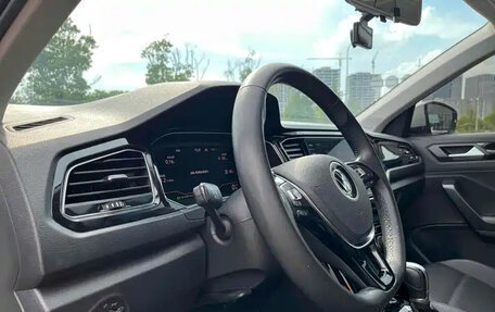 Volkswagen T-Roc I, 2022 год, 1 310 999 рублей, 17 фотография