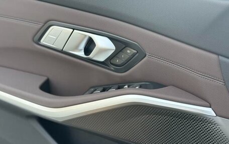 BMW 3 серия, 2022 год, 2 900 000 рублей, 19 фотография