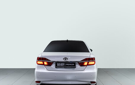 Toyota Camry, 2017 год, 2 200 000 рублей, 3 фотография