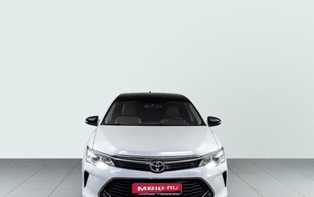Toyota Camry, 2017 год, 2 200 000 рублей, 2 фотография