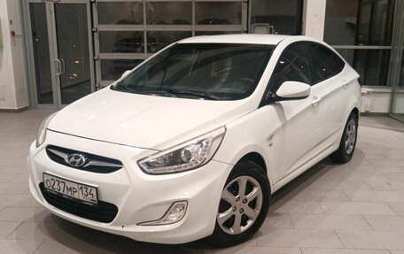 Hyundai Solaris II рестайлинг, 2013 год, 880 000 рублей, 1 фотография