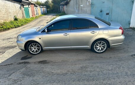 Toyota Avensis III рестайлинг, 2006 год, 825 000 рублей, 1 фотография