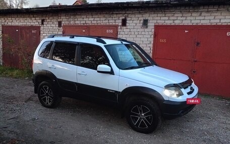 Chevrolet Niva I рестайлинг, 2018 год, 680 000 рублей, 2 фотография