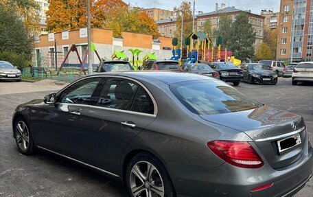 Mercedes-Benz E-Класс, 2016 год, 2 950 000 рублей, 3 фотография