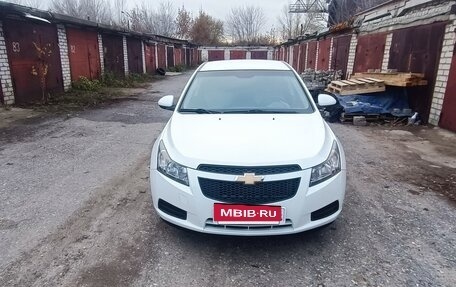Chevrolet Cruze II, 2011 год, 650 000 рублей, 4 фотография