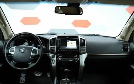 Toyota Land Cruiser 200, 2015 год, 3 950 000 рублей, 9 фотография