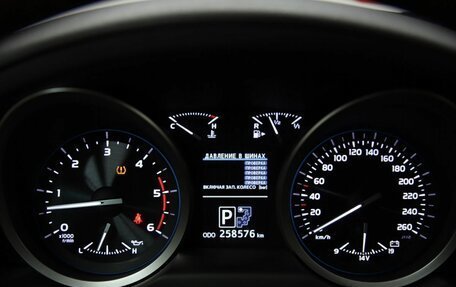 Toyota Land Cruiser 200, 2015 год, 3 950 000 рублей, 14 фотография