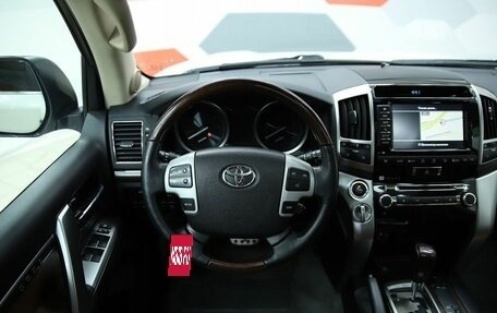 Toyota Land Cruiser 200, 2015 год, 3 950 000 рублей, 10 фотография