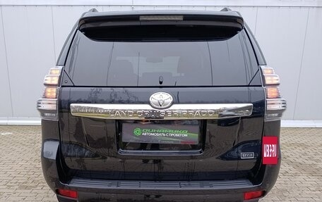 Toyota Land Cruiser Prado 150 рестайлинг 2, 2016 год, 3 560 000 рублей, 6 фотография