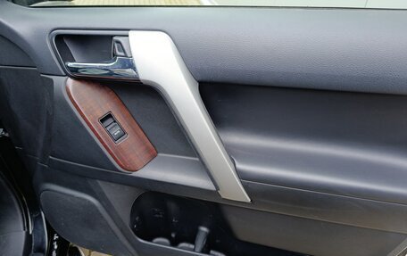 Toyota Land Cruiser Prado 150 рестайлинг 2, 2016 год, 3 560 000 рублей, 23 фотография