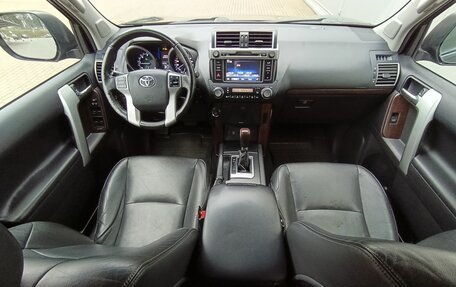 Toyota Land Cruiser Prado 150 рестайлинг 2, 2016 год, 3 560 000 рублей, 31 фотография