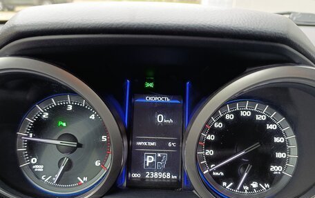 Toyota Land Cruiser Prado 150 рестайлинг 2, 2016 год, 3 560 000 рублей, 30 фотография