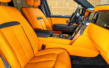 Rolls-Royce Cullinan, 2025 год, 67 000 000 рублей, 15 фотография