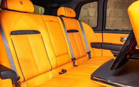 Rolls-Royce Cullinan, 2025 год, 67 000 000 рублей, 11 фотография