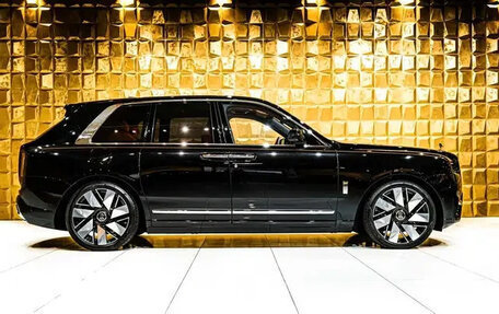 Rolls-Royce Cullinan, 2025 год, 67 000 000 рублей, 6 фотография