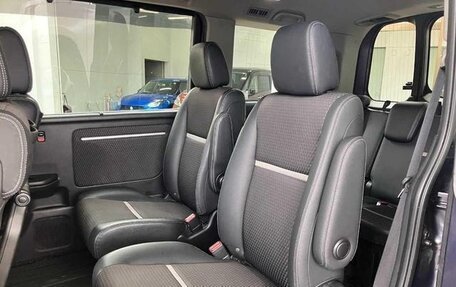 Honda Stepwgn IV, 2017 год, 1 490 000 рублей, 16 фотография