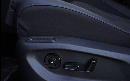 Volkswagen Teramont, 2025 год, 6 400 000 рублей, 15 фотография