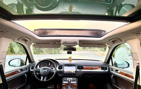 Volkswagen Touareg III, 2011 год, 2 900 000 рублей, 13 фотография