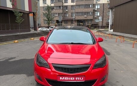 Opel Astra J, 2011 год, 720 000 рублей, 1 фотография